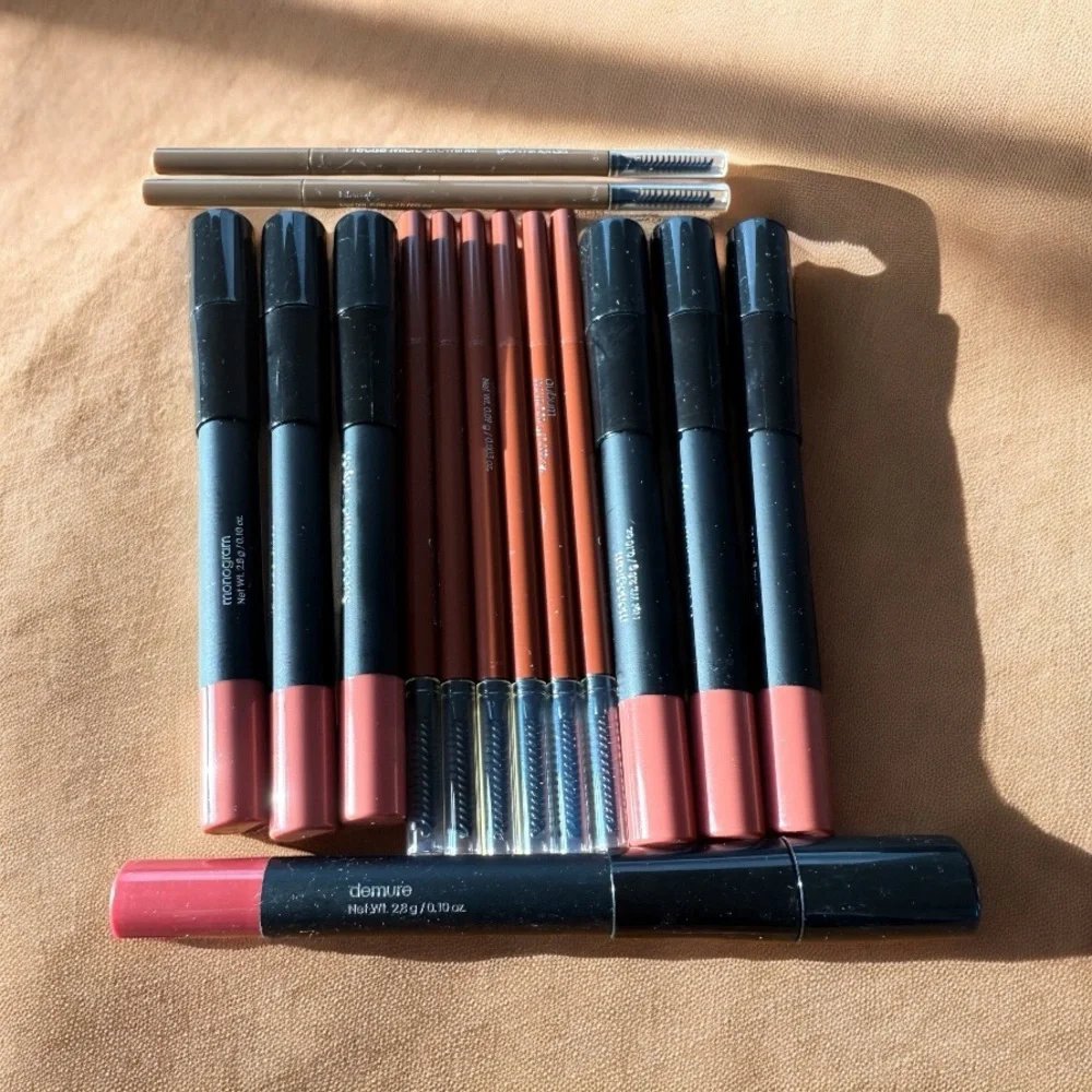 GLO SKIN BEAUTY SUEDE MATTE CRAYONS & BROW PENCIL BUNDLE (LOT #61)